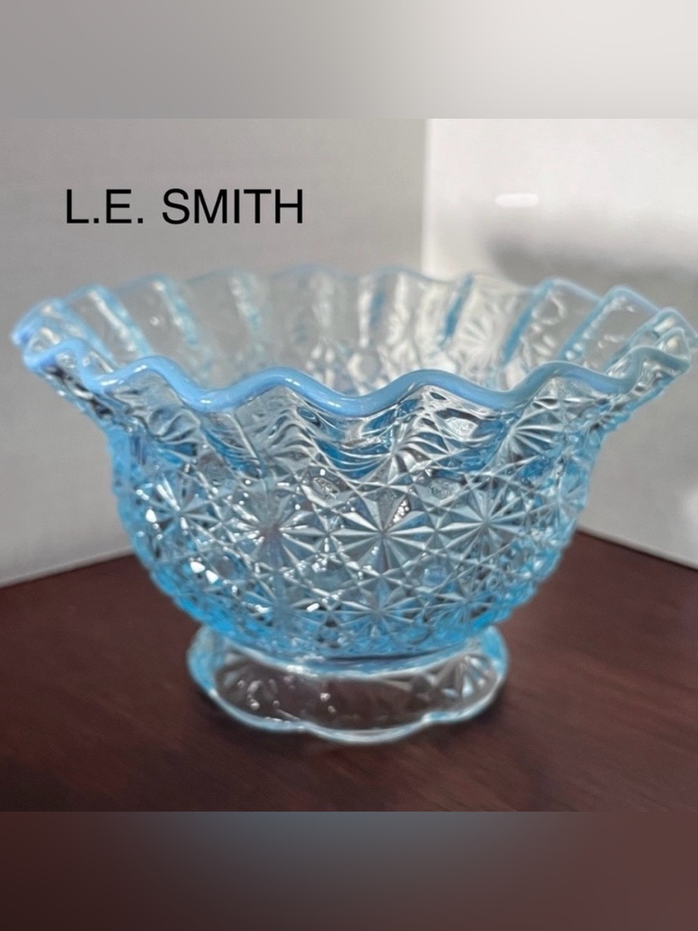 1960’s L.E. Smith Daisy & Button bowl, in blue opalescent, vintage
